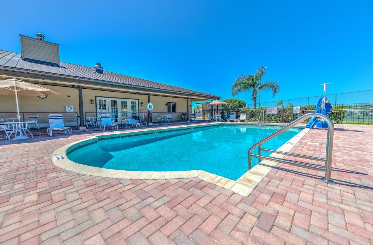 Majestic Oaks Rv Resort Зефирхиллс Экстерьер фото